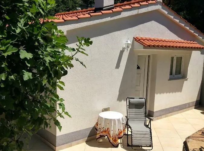 Natasa Apartment Vantacici
