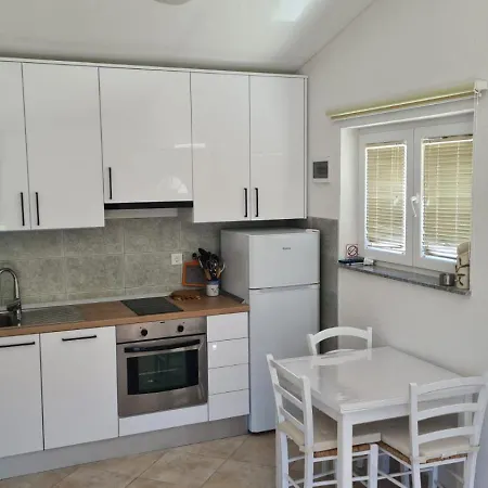 Apartamento Natasa Vantacici